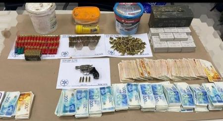 ضبط اسلحة ومخدرات في الناصرة والطيبة واللقية